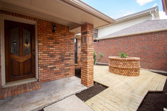 Foto del edificio - 3905 Denham Way