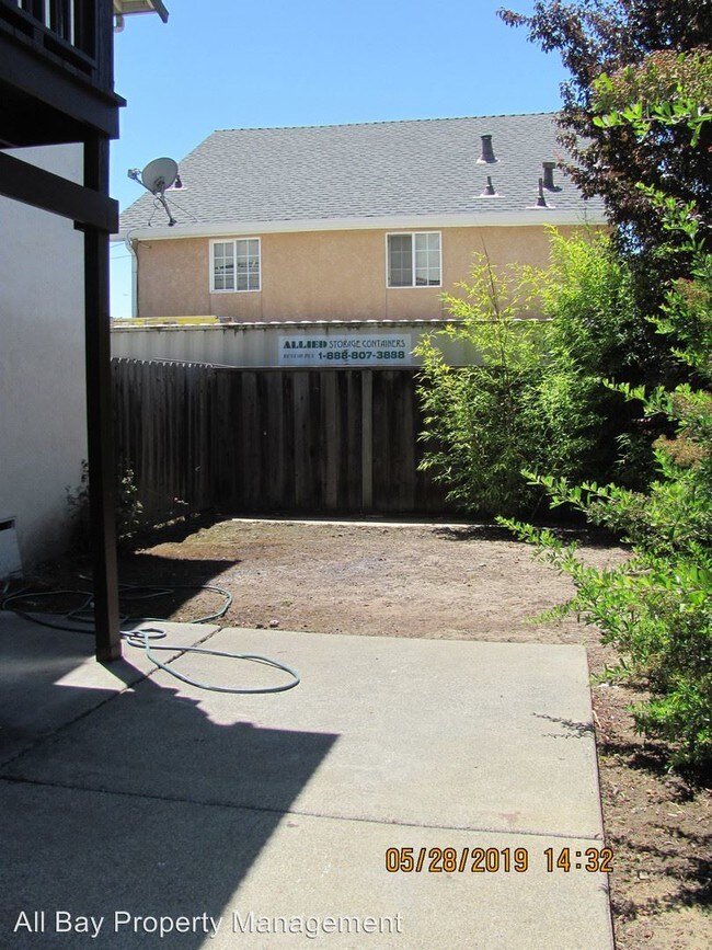 Building Photo - 1530 D St