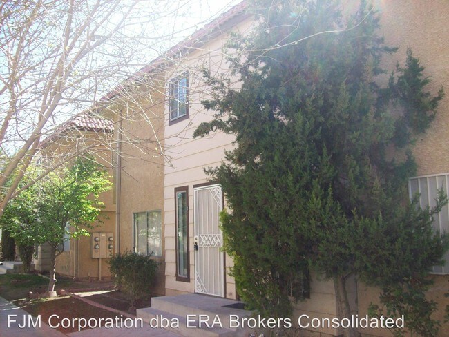 Building Photo - 2915 Cedar Ave