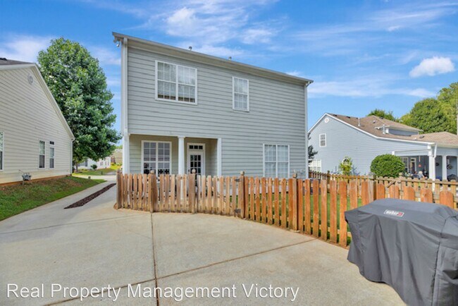 Building Photo - 3 br, 3 bath House - 4558 Clubview Drive