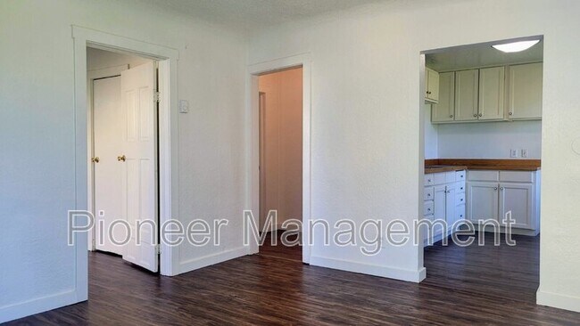 Foto del edificio - 2680 E St