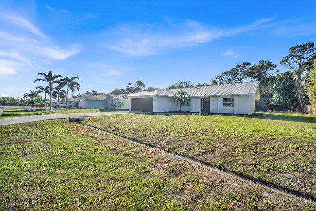 Building Photo - 2514 SE Alfonso Ave