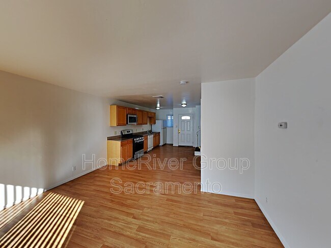 Building Photo - 1116 Evelyn Ln