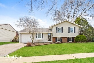 Building Photo - 235 E Wrightwood Ave