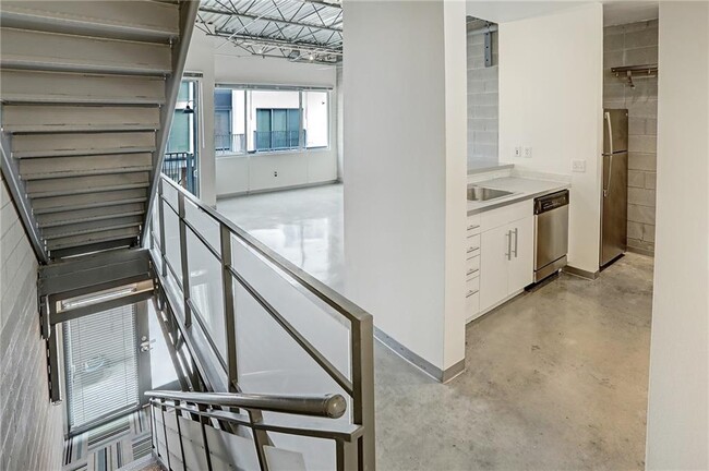 Building Photo - 4801 S Congress Ave