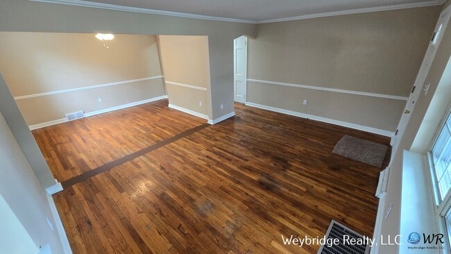 Building Photo - Updated 3 Bedroom 2 Full Bath House in the...