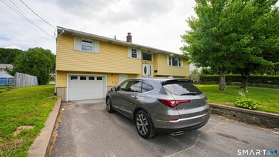 Building Photo - 870 Woodtick Rd