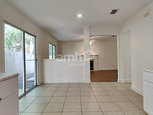 Foto del edificio - 2360 Cherokee Cove Trl