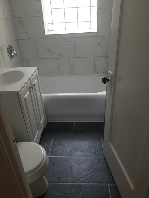 BATHROOM - 3136 W Marquette Rd
