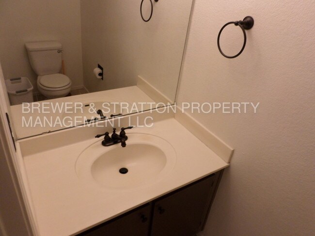 Foto del edificio - 860 N MCQUEEN Rd