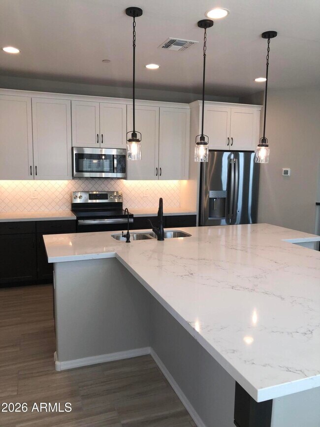 Building Photo - 2675 S Balsam Dr