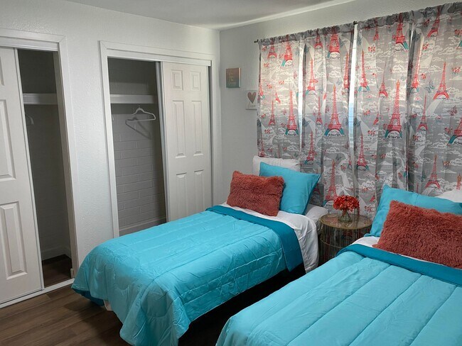 armarios del segundo dormitorio - Dobbins Place