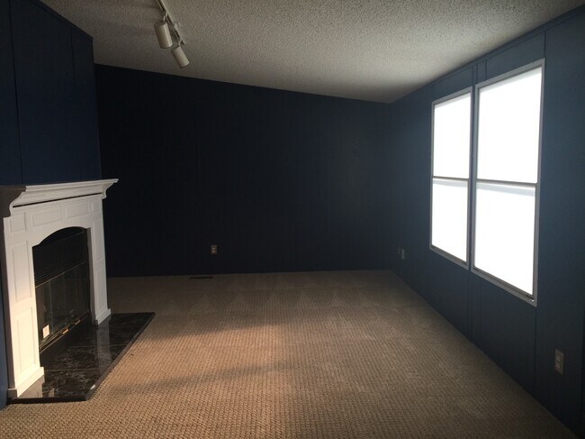 Foto del edificio - 1331 Ponderosa Ave NW