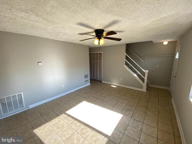 Building Photo - 733 Bellows Ave