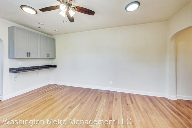 Building Photo - 2 br, 1.5 bath House - 202 Maryland Park D...