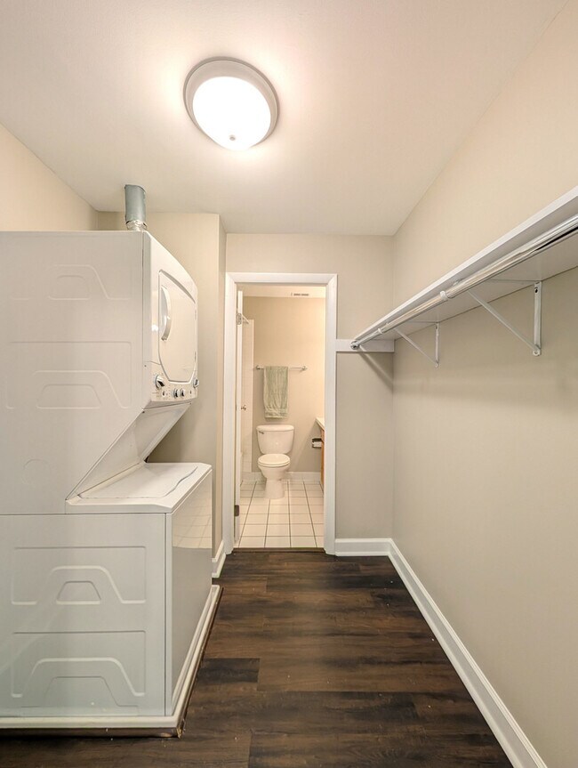 Foto del edificio - 5830 Oakwood Dr