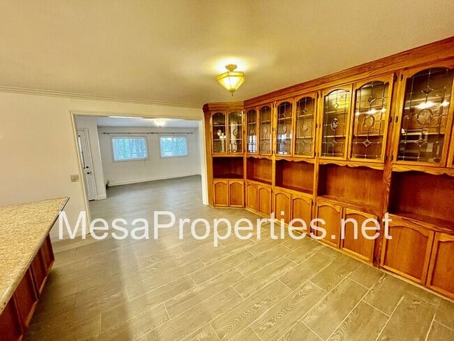 Building Photo - 9473 Alder St