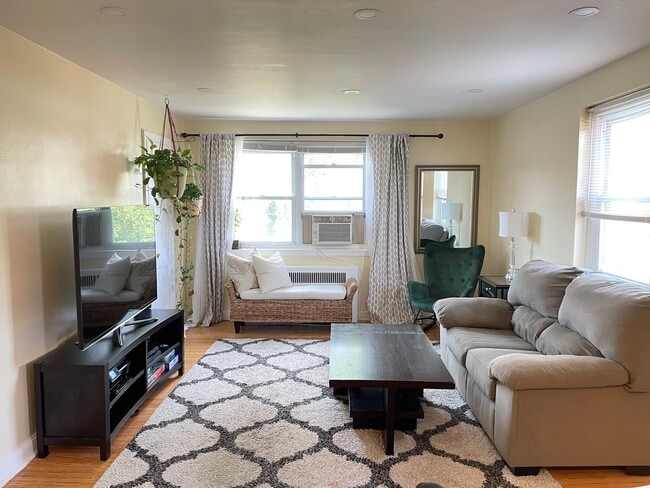 View of living area from kitchen - 752 Hellerman St