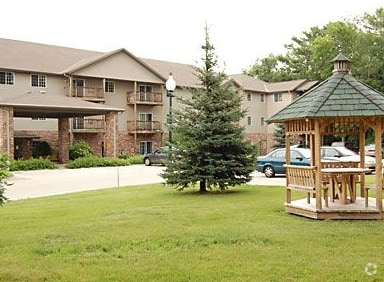 Building Photo - Big Hill Regency House
