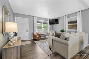 Building Photo - 110 SE 13th St