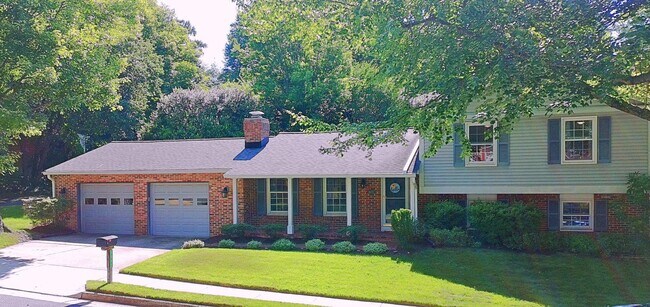 Foto del edificio - 8097 Winding Way Ct