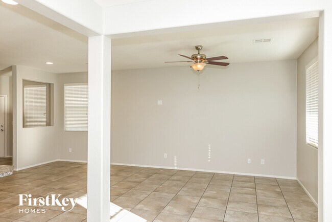 Building Photo - 1056 Water Cove St