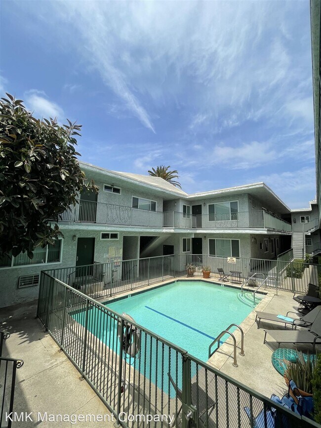 Foto del edificio - 1 br, 1 bath Apartment - 3762 Canfield Ave...