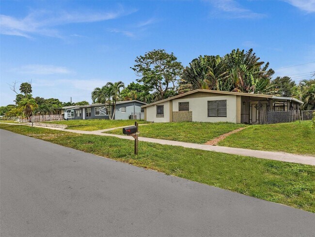 Foto del edificio - 5611 SW 37th St