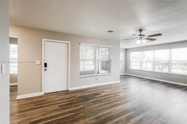 Foto del edificio - 6212 NW 15th Ct