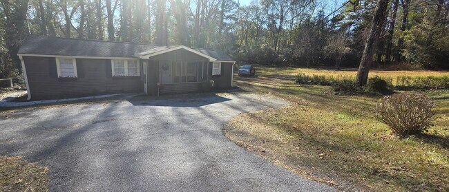 Large Yard - 7043 S Goddard Rd