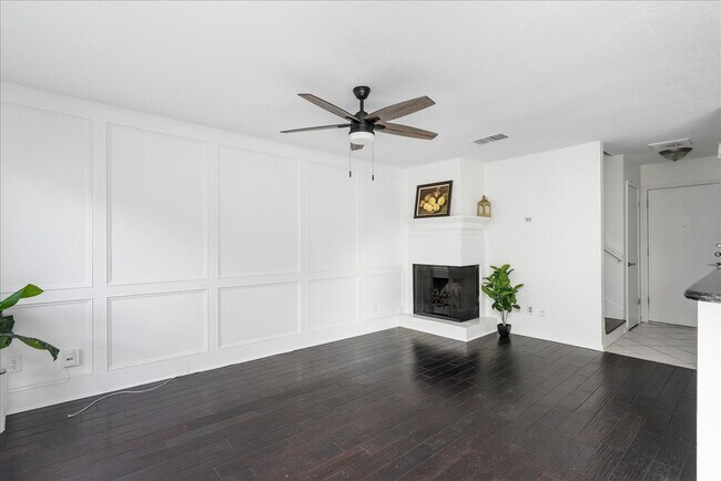 Building Photo - 2379 Briarwest Blvd