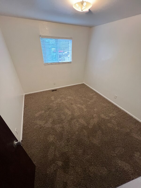 Foto del edificio - 1100 N 185 W