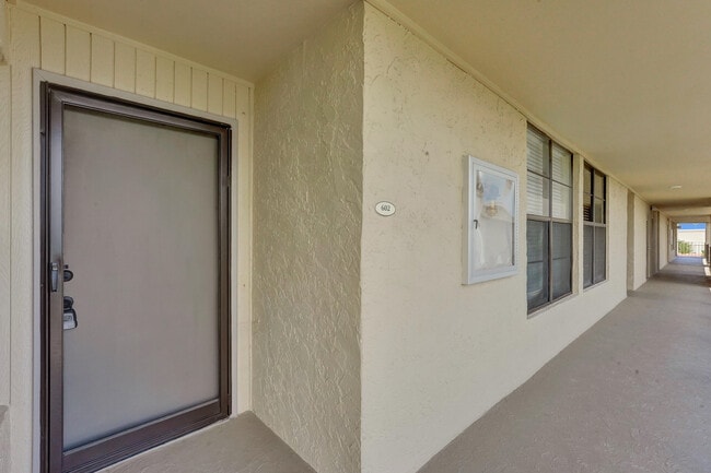 Building Photo - 12 Royal Palm Way