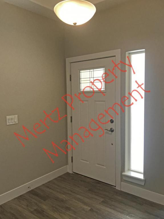Building Photo - 8975 Backgammon Dr