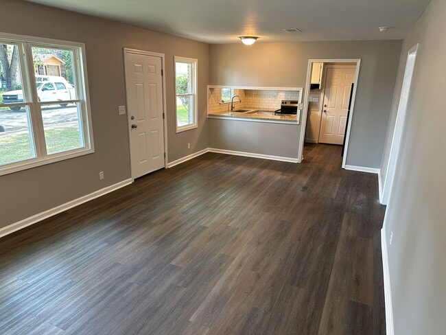 Foto del edificio - **Newly Remodeled 2 Bedroom, 1 Bath Home for Rent**