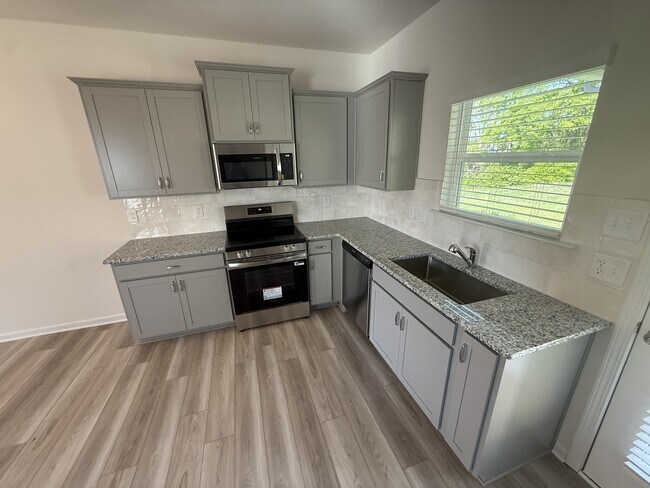Foto del edificio - 184 Fair Oak Ln