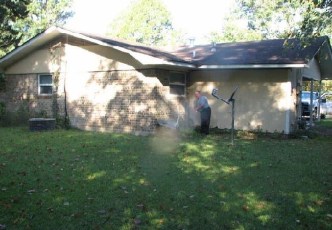 Building Photo - North side cul-de-sac home - 3 bed 1 bath