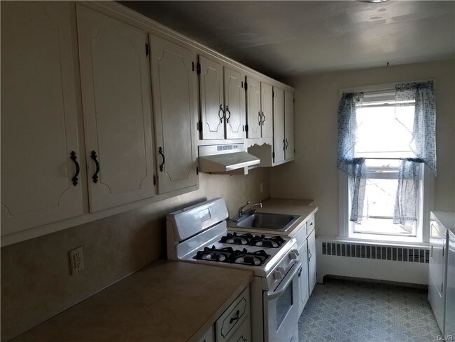 Building Photo - 511 3rd Ave
