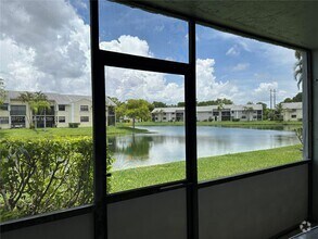 Building Photo - 960 N Franklin Ave