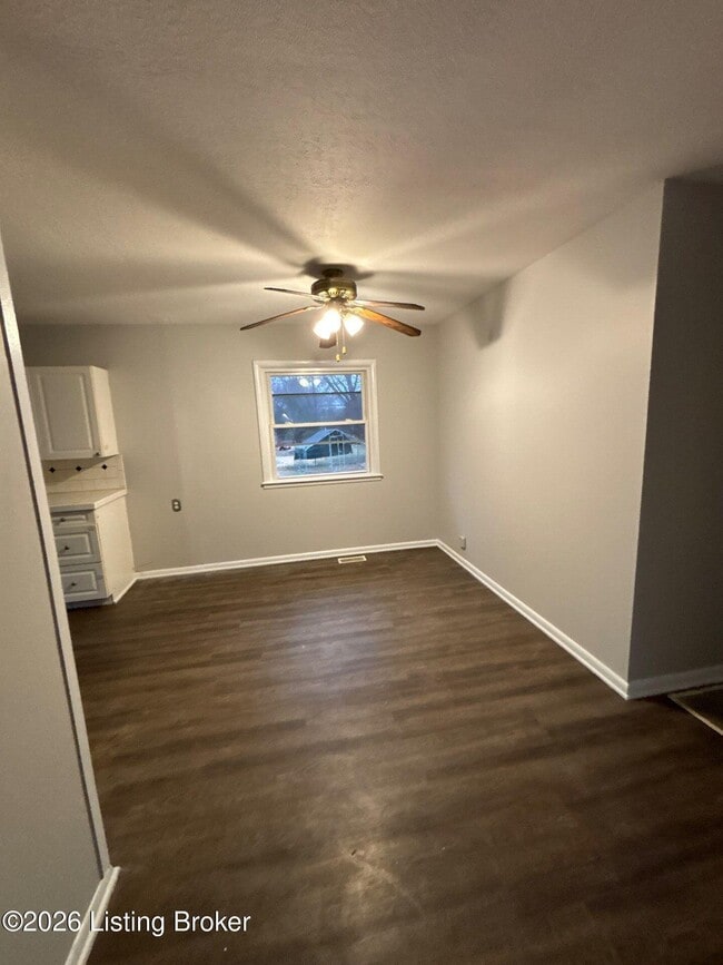 Building Photo - 3823 Manner Dale Dr