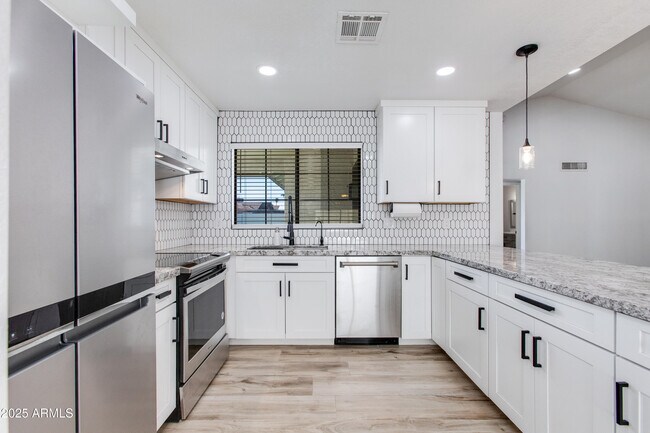 Foto del edificio - 1112 N 87th St