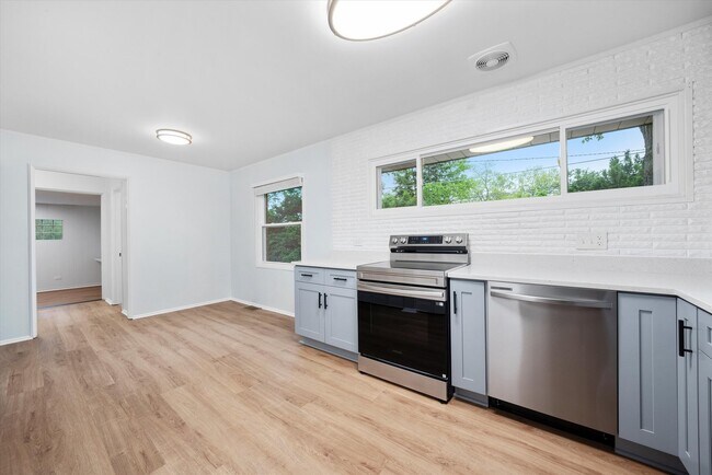 Foto del edificio - 1025 Suffolk Ave