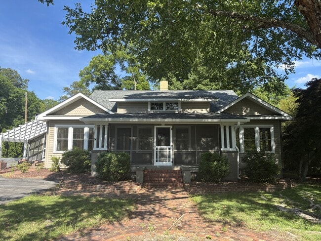 Building Photo - 613 S McNeill St