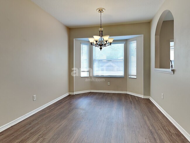 Foto del edificio - 1626 Mosaic Forest Dr