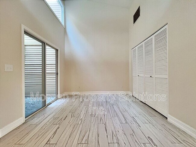 Foto del edificio - 4574 Southfield Ave