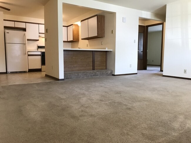 Sala de estar - 2080 Emery Ct