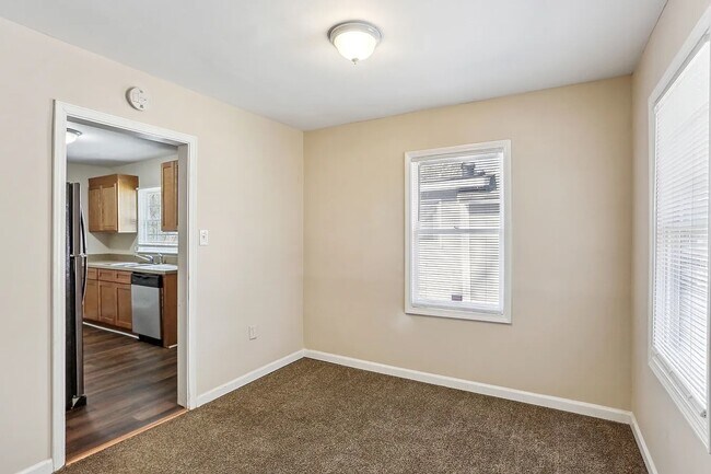 Foto del edificio - 1528 Pineview Terrace SW