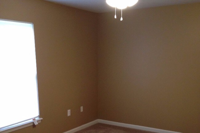 one bedroom - 231 Highland Blvd