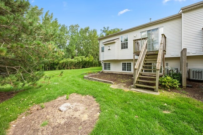 Building Photo - 701 Blackstone Ct