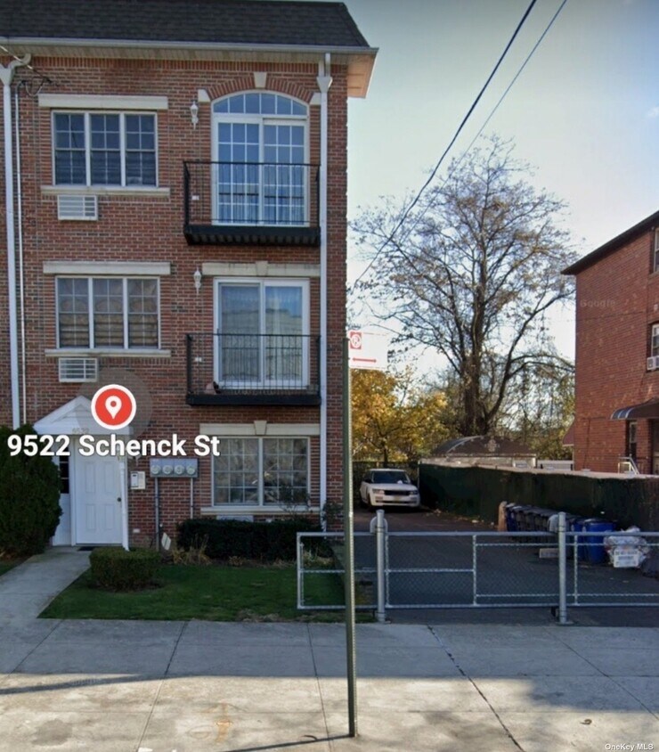 Primary Photo - 9522 Schenck St